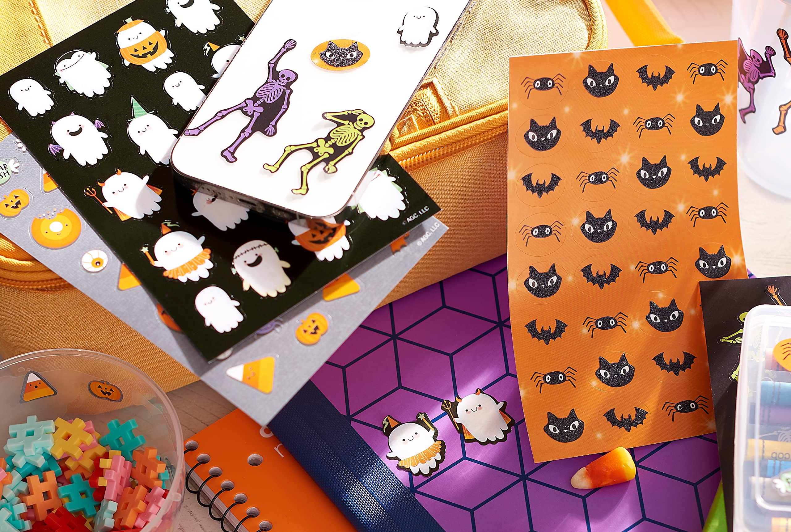 American Greetings 522-Count Halloween Stickers for Kids, Assorted Halloween Themes - Image 6