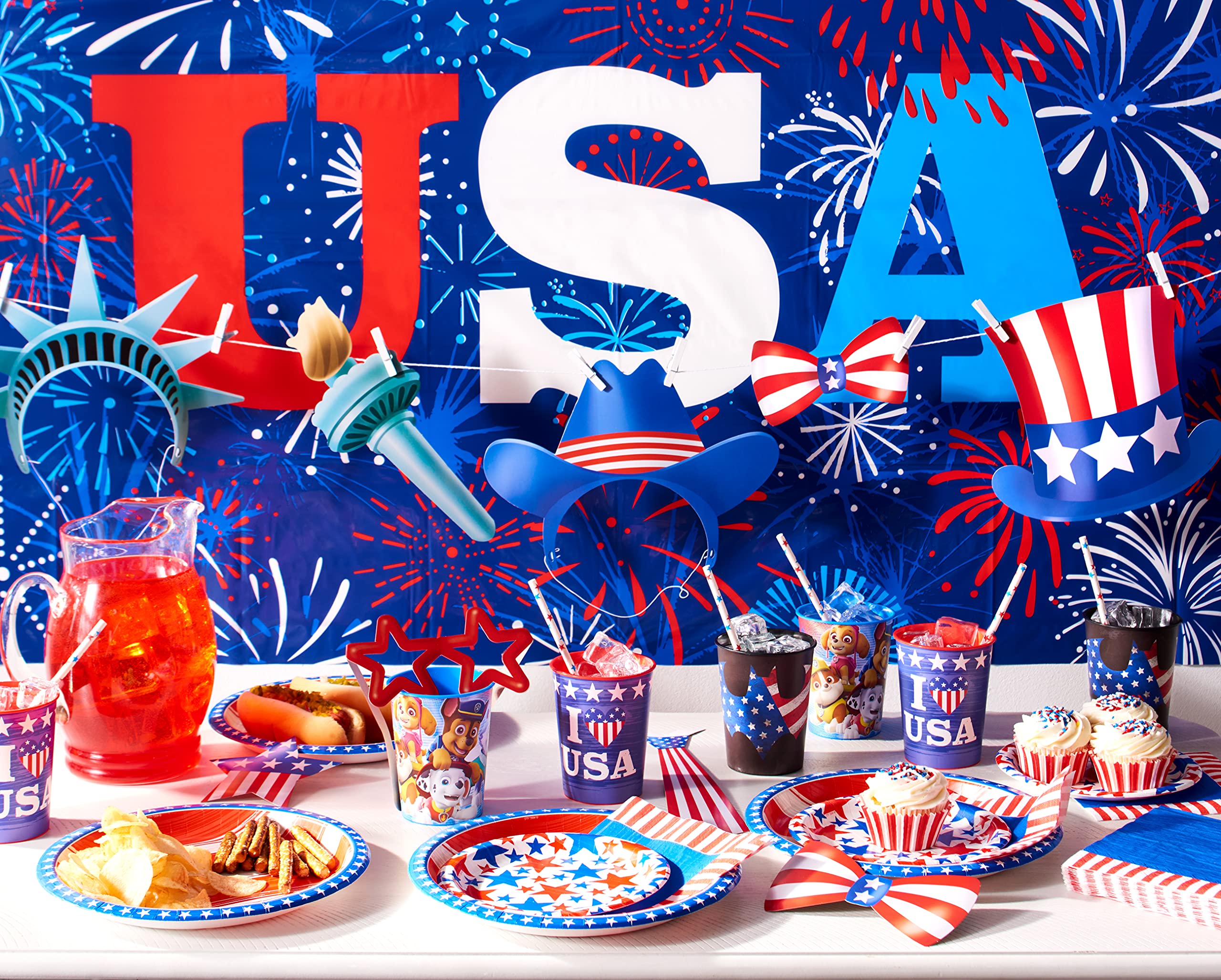 American Greetings Patriotic Batman Party Supplies, Plastic Stadium Cups (8-Count) - Image 3